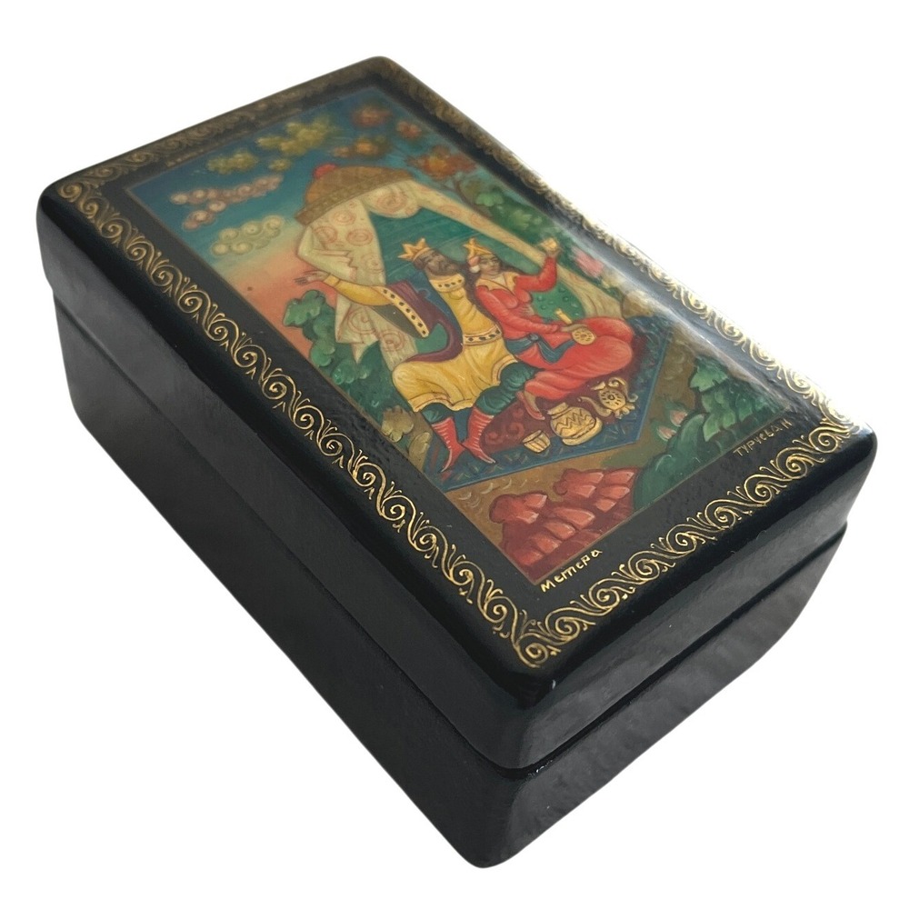 Russian Mstera Lacquer Box Hand Painted Queen of Shamakha Guryev Signed